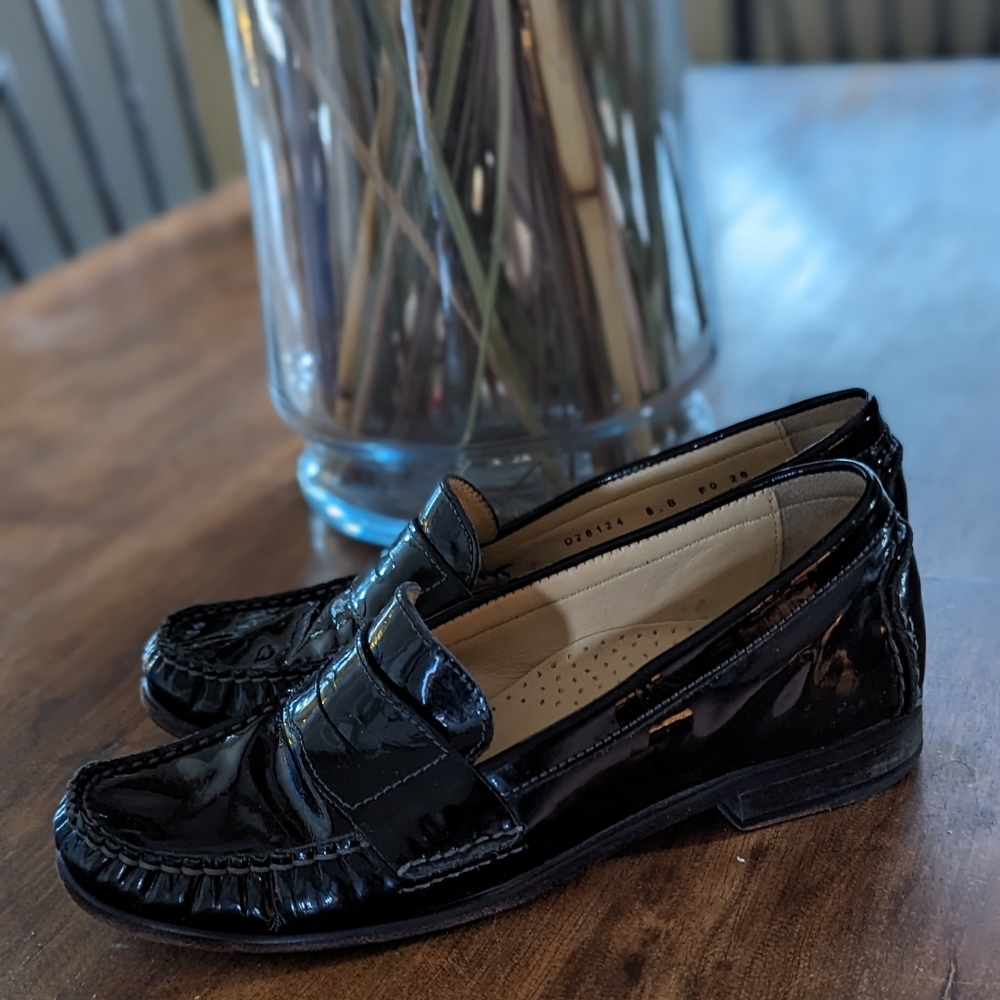 Cole Hahn patent leather loafers sz. 6 - Picture 2 of 9